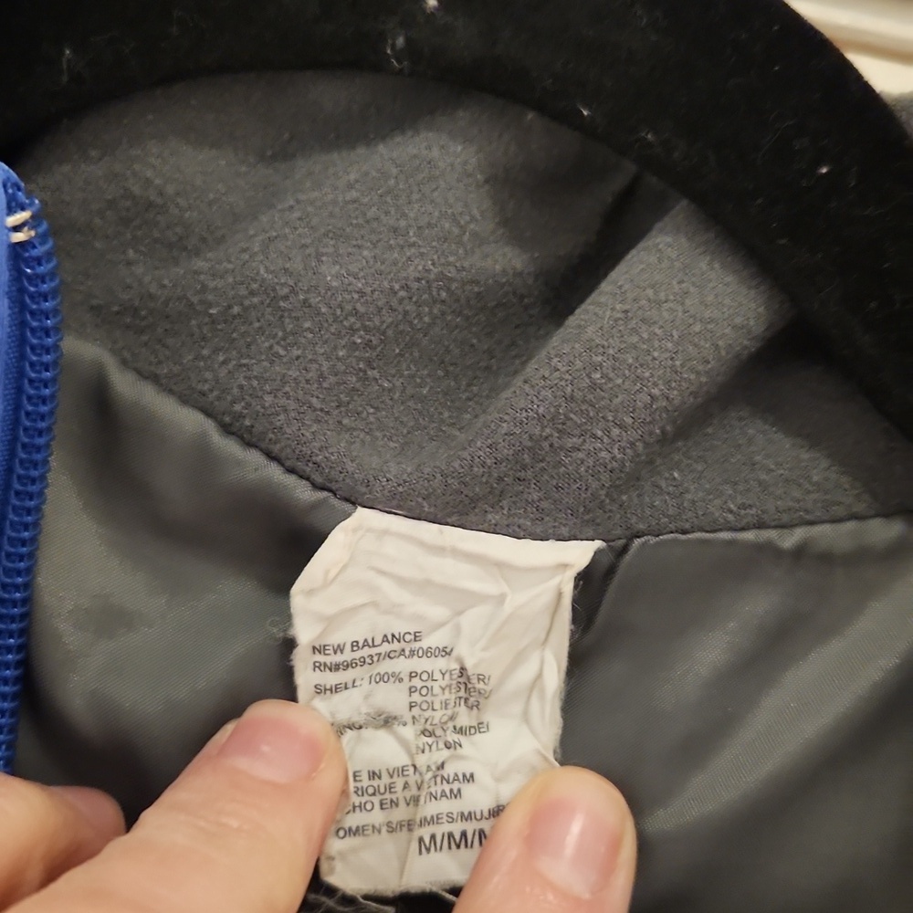 New Balance Women's M Blue Quilted Running Vest - Picture 2 of 6